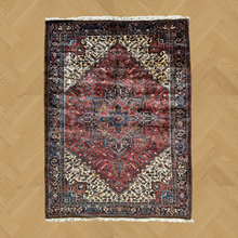 Lade das Bild in den Galerie-Viewer, Jorge - Vintage Hand Made Heriz Persian Carpet