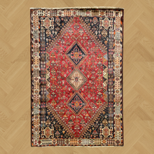 Lade das Bild in den Galerie-Viewer, Venturio - Vintage Tribal Shiraz Qashqai Wool Rug