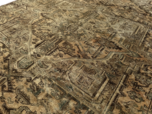 Lade das Bild in den Galerie-Viewer, Bravilio - Vintage Hand Made Heriz Persian Carpet