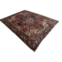 Lade das Bild in den Galerie-Viewer, Luiz - Vintage Hand Made Heriz Persian Carpet