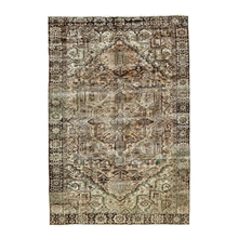Lade das Bild in den Galerie-Viewer, Bravilio - Vintage Hand Made Heriz Persian Carpet