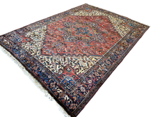 Lade das Bild in den Galerie-Viewer, Jorge - Vintage Hand Made Heriz Persian Carpet