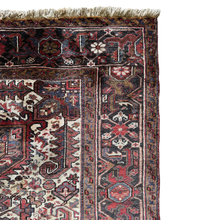 Lade das Bild in den Galerie-Viewer, Leonel - Vintage Hand Made Heriz Persian Carpet