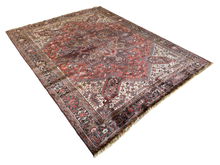 Lade das Bild in den Galerie-Viewer, Leonel - Vintage Hand Made Heriz Persian Carpet