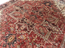 Lade das Bild in den Galerie-Viewer, Mannie - Vintage Hand Made Heriz Persian Carpet