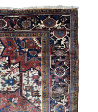 Lade das Bild in den Galerie-Viewer, Luiz - Vintage Hand Made Heriz Persian Carpet