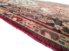 Lade das Bild in den Galerie-Viewer, Mannie - Vintage Hand Made Heriz Persian Carpet