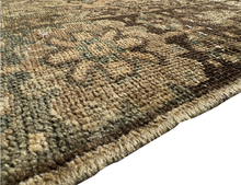 Lade das Bild in den Galerie-Viewer, Bravilio - Vintage Hand Made Heriz Persian Carpet