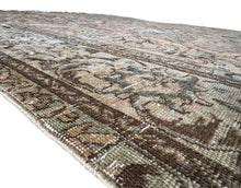 Lade das Bild in den Galerie-Viewer, Navarro - Vintage Hand Made Shah Abbasi Tabriz Persian Carpet