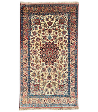 Load image into Gallery viewer, Brasília - Vintage Hand Made Isfahan Rug