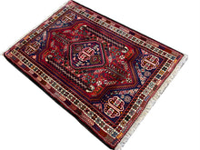 Lade das Bild in den Galerie-Viewer, Reno - Vintage Tribal Shiraz Qashqai Wool Rug
