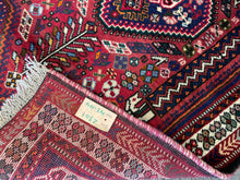 Lade das Bild in den Galerie-Viewer, Reno - Vintage Tribal Shiraz Qashqai Wool Rug