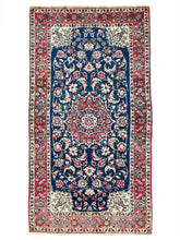 Charger l'image dans la galerie, Cecilia - Fine Wool Isfahan Carpet