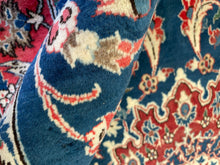 Charger l'image dans la galerie, Cecilia - Fine Wool Isfahan Carpet