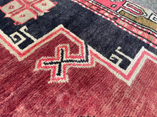 将图片加载到图库查看器,Atlas - Vintage Caucasian Kazak Runner