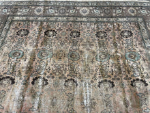 Lade das Bild in den Galerie-Viewer, Blake - Vintage Tabriz Carpet