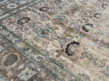 Lade das Bild in den Galerie-Viewer, Blake - Vintage Tabriz Carpet