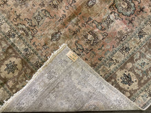 Lade das Bild in den Galerie-Viewer, Blake - Vintage Tabriz Carpet