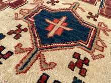 将图片加载到图库查看器,Molly - Vintage Caucasian Hand Made Runner