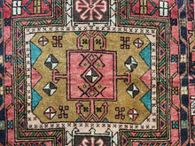 将图片加载到图库查看器,Sorento - Vintage Hand Made Kazak Runner
