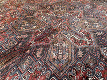Lade das Bild in den Galerie-Viewer, Leonel - Vintage Hand Made Heriz Persian Carpet