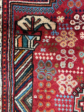 画像をギャラリービューアに読み込む, Max - Vintage Tribal Shiraz Qashqai Wool Rug