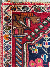 Charger l'image dans la galerie, Rio - Vintage Tribal Shiraz Qashqai Wool Rug