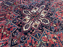 Lade das Bild in den Galerie-Viewer, Navid - Vintage Hand Made Heriz Persian Carpet