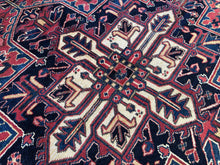 Lade das Bild in den Galerie-Viewer, Navid - Vintage Hand Made Heriz Persian Carpet