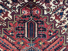 Lade das Bild in den Galerie-Viewer, Navid - Vintage Hand Made Heriz Persian Carpet