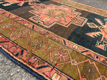 Charger l'image dans la galerie, Lionel - Vintage Caucasian Kazak Runner