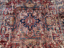 Lade das Bild in den Galerie-Viewer, Maximiliano - Vintage Hand Made Heriz Persian Carpet