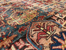 Lade das Bild in den Galerie-Viewer, Maximiliano - Vintage Hand Made Heriz Persian Carpet