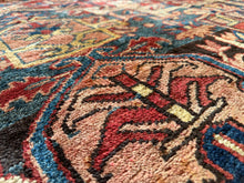 Lade das Bild in den Galerie-Viewer, Maximiliano - Vintage Hand Made Heriz Persian Carpet