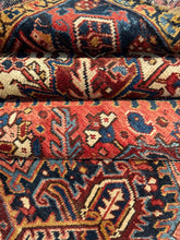 Lade das Bild in den Galerie-Viewer, Bahador - Vintage Hand Made Heriz Persian Carpet