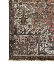 Carregar imagem no visualizador da galeria, Mateo - Vintage Hand Made Heriz Persian Carpet