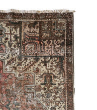 Carregar imagem no visualizador da galeria, Mateo - Vintage Hand Made Heriz Persian Carpet