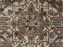 Carregar imagem no visualizador da galeria, Mateo - Vintage Hand Made Heriz Persian Carpet