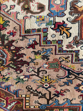 Lade das Bild in den Galerie-Viewer, Madrid - Vintage Hand Made Heriz Persian Rug