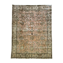 Lade das Bild in den Galerie-Viewer, Navarro - Vintage Hand Made Shah Abbasi Tabriz Persian Carpet