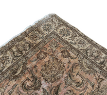 Lade das Bild in den Galerie-Viewer, Navarro - Vintage Hand Made Shah Abbasi Tabriz Persian Carpet