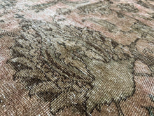 Lade das Bild in den Galerie-Viewer, Navarro - Vintage Hand Made Shah Abbasi Tabriz Persian Carpet
