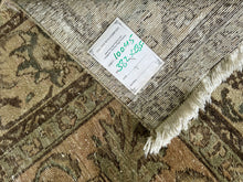 Lade das Bild in den Galerie-Viewer, Navarro - Vintage Hand Made Shah Abbasi Tabriz Persian Carpet