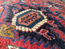 Lade das Bild in den Galerie-Viewer, Luiz - Vintage Hand Made Heriz Persian Carpet