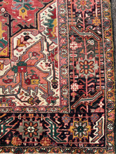 Lade das Bild in den Galerie-Viewer, Arman - Vintage Hand Made Heriz Persian Carpet