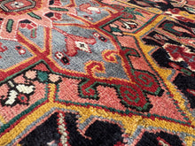 Lade das Bild in den Galerie-Viewer, Arman - Vintage Hand Made Heriz Persian Carpet