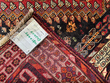 Lade das Bild in den Galerie-Viewer, Venturio - Vintage Tribal Shiraz Qashqai Wool Rug