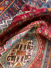 Charger l'image dans la galerie, Rafello - Vintage Tribal Shiraz Qashqai Wool Rug