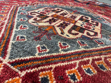 Charger l'image dans la galerie, Rafello - Vintage Tribal Shiraz Qashqai Wool Rug