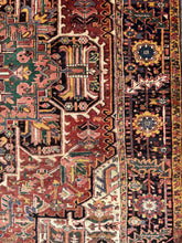 Lade das Bild in den Galerie-Viewer, Arezou - Vintage Hand Made Heriz Persian Carpet